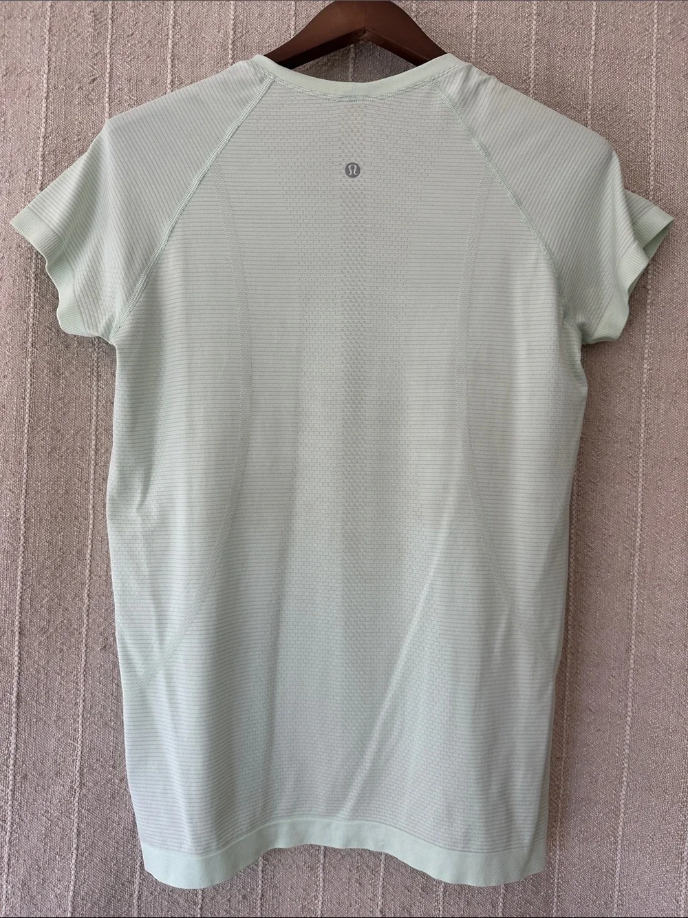 NWOT Lululemon Swiftly Tee